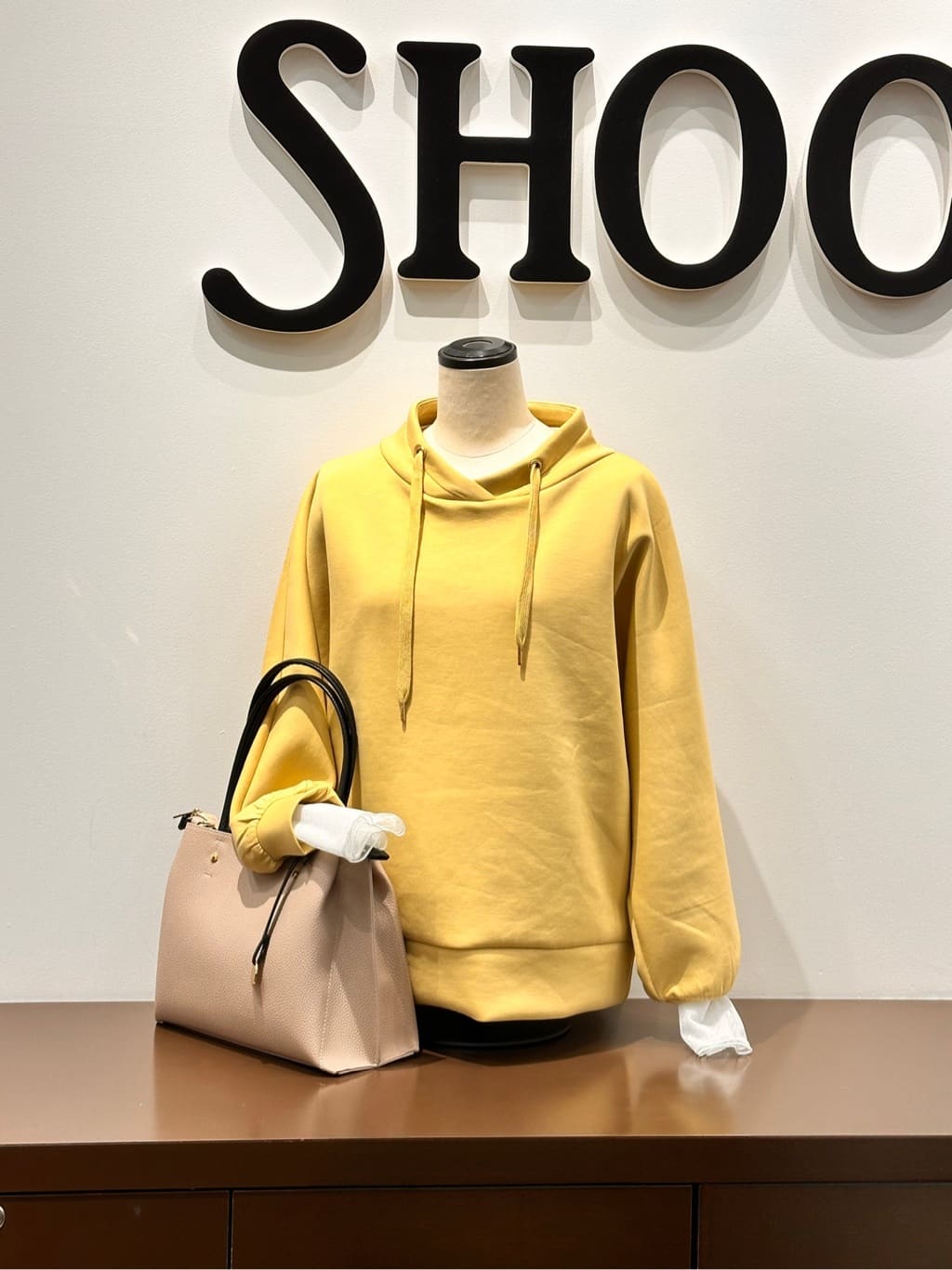 Yossyさんの「SHOO･LA･RUE｜」を使ったコーディネート