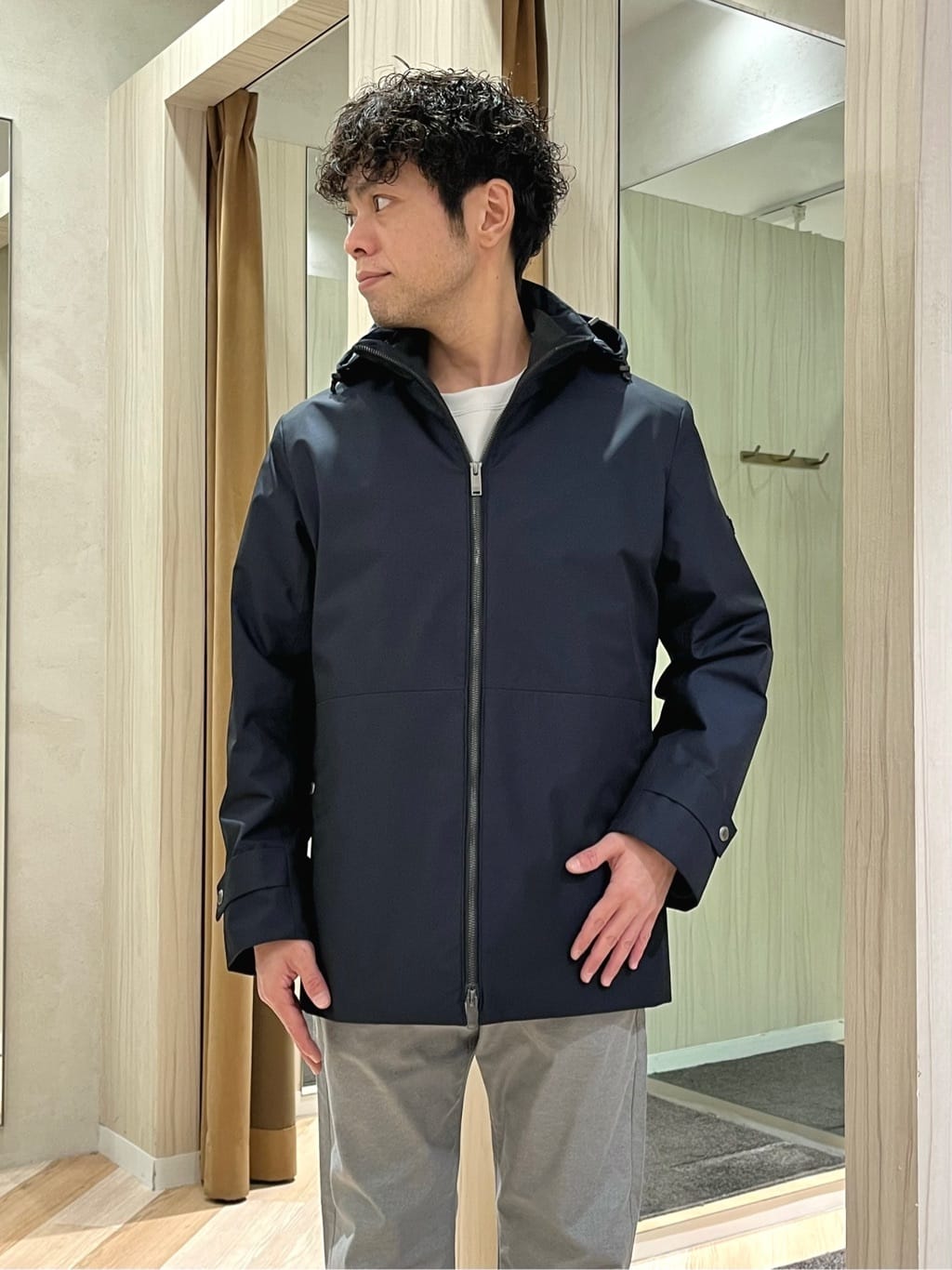 URAさんの「TAKEO KIKUCHI｜【Made in JAPAN】播州織 ストレッチ パンツ」を使ったコーディネート