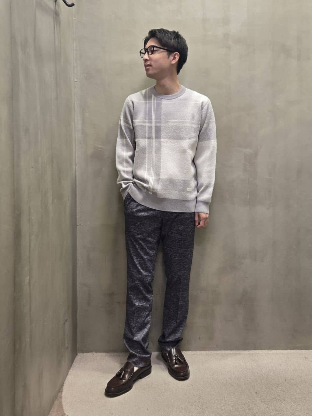 白木駆さんの「TAKEO KIKUCHI｜【ONOFF対応】TRダブルニット ストレッチパンツ」を使ったコーディネート
