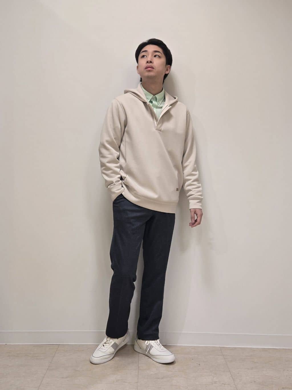 白木駆さんの「TAKEO KIKUCHI｜【抗菌防臭/シーズンレス】シアサッカー ジャージシャツ」を使ったコーディネート