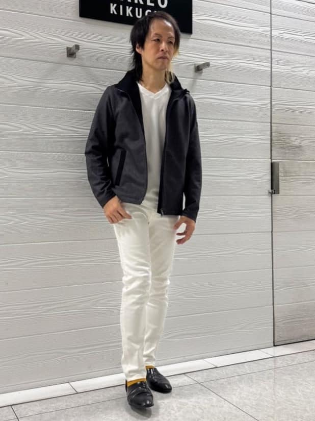 井出恭輔さんの「TAKEO KIKUCHI｜【Sサイズ～】ストレッチ デニム パンツ」を使ったコーディネート
