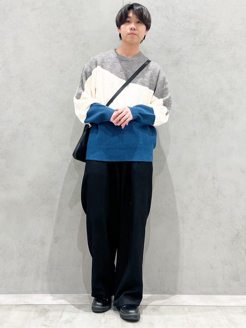 SHI-MAさんの「THE SHOP TK｜サフィアーノミニサコッシュ」を使ったコーディネート