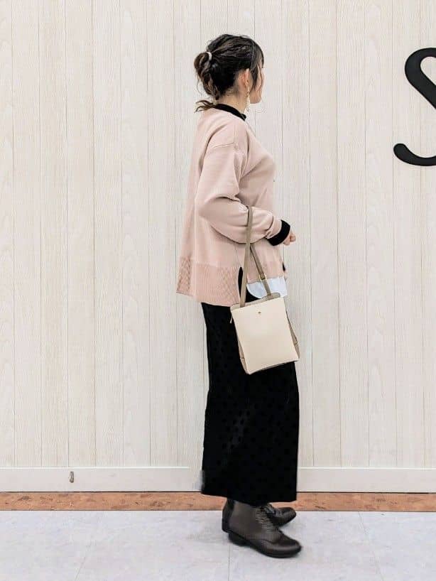 さくみぃさんの「SHOO･LA･RUE｜◆【洗える】一枚で簡単こなれ見え スポンディッシュ 裾レイヤード風ニット」を使ったコーディネート