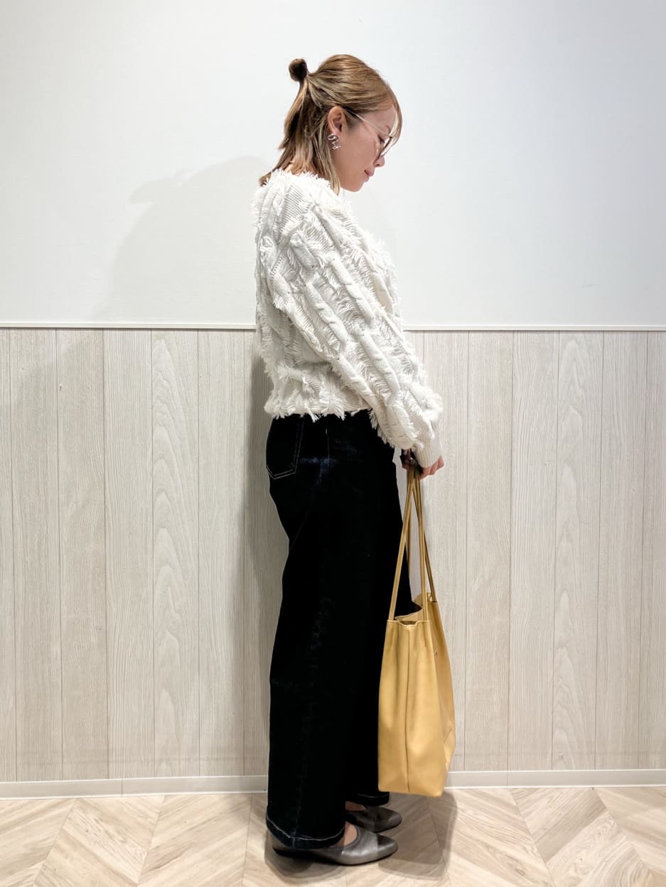 shokoさんの「SHOO･LA･RUE｜◆【S-LL】一枚で主役級。フリンジが目を惹くゆるニット」を使ったコーディネート