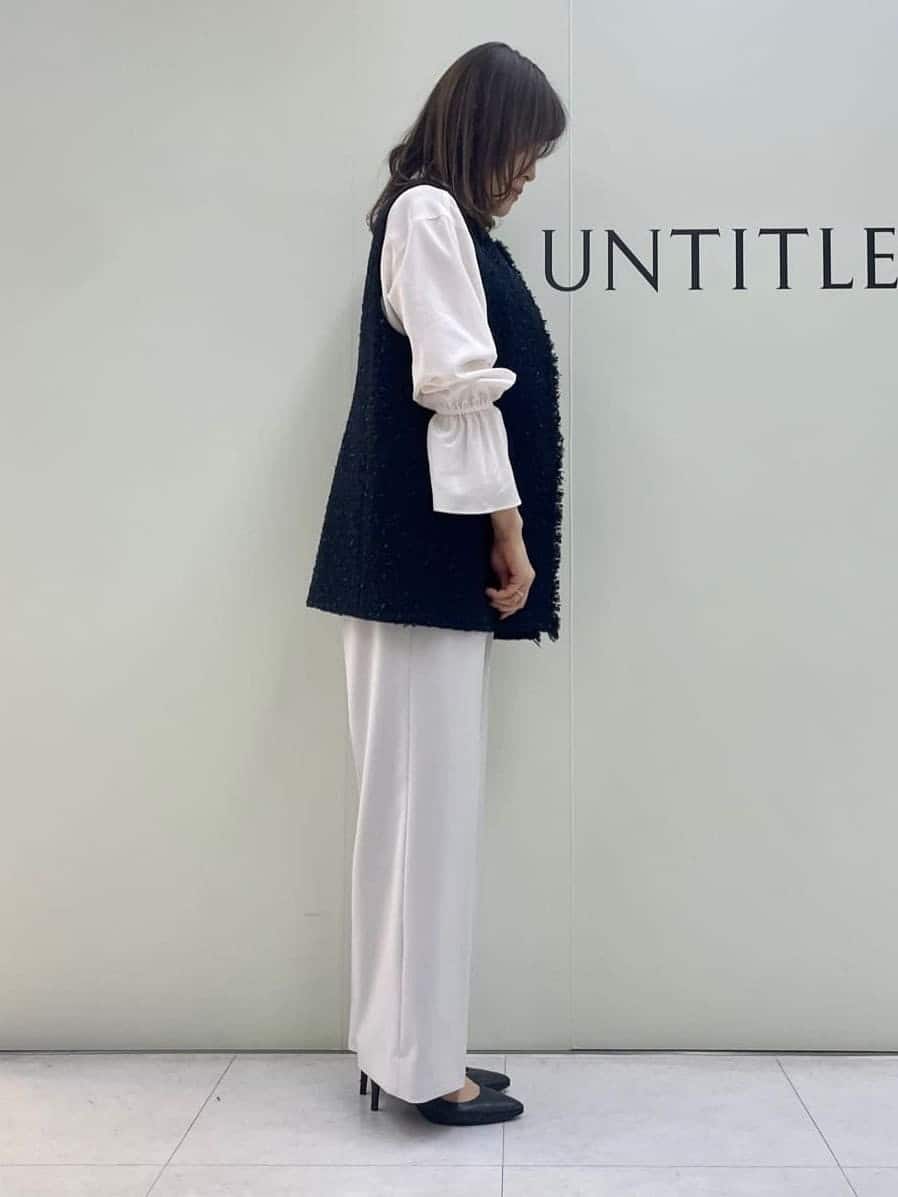 Sakaiさんの「UNTITLED｜◆【光沢感/フリル袖/前開き】バンドカラーギャザーブラウス」を使ったコーディネート