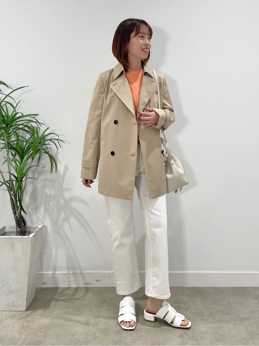 ねねさんの「INDIVI｜【褒められデニム】スリムストレート デニムパンツ」を使ったコーディネート
