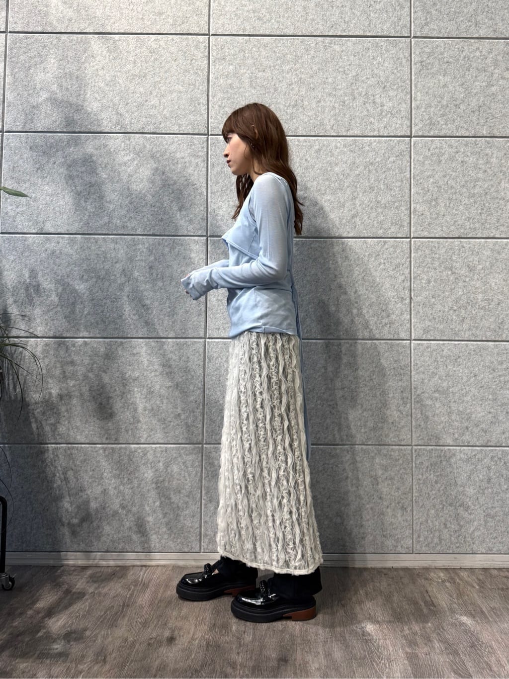 miyu maesakaさんの「CODE A｜frill lace easy skirt」を使ったコーディネート