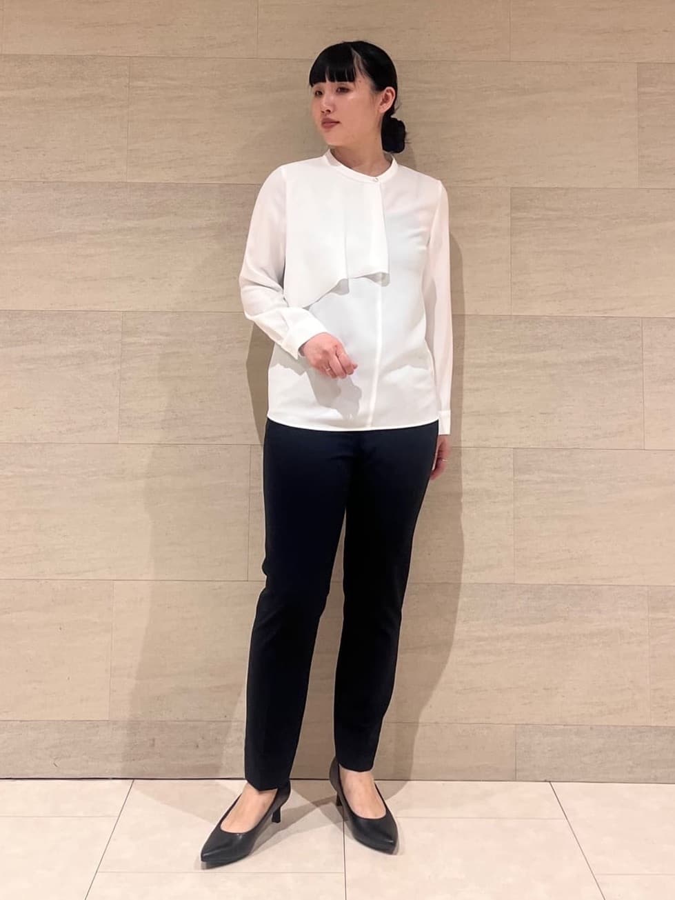 hasuさんの「INDIVI｜【洗える／UVケア／スーツ】ストレッチノーカラージャケット」を使ったコーディネート
