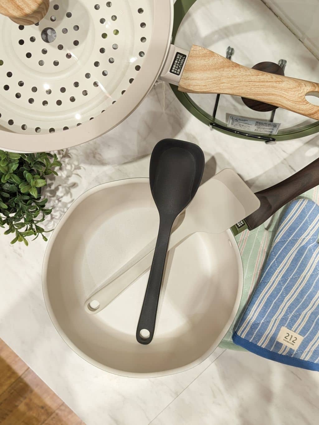 シモさんの「212 KITCHEN STORE｜KIMURAnoFRYING PAN（キムラノフライパン） IV」を使ったコーディネート