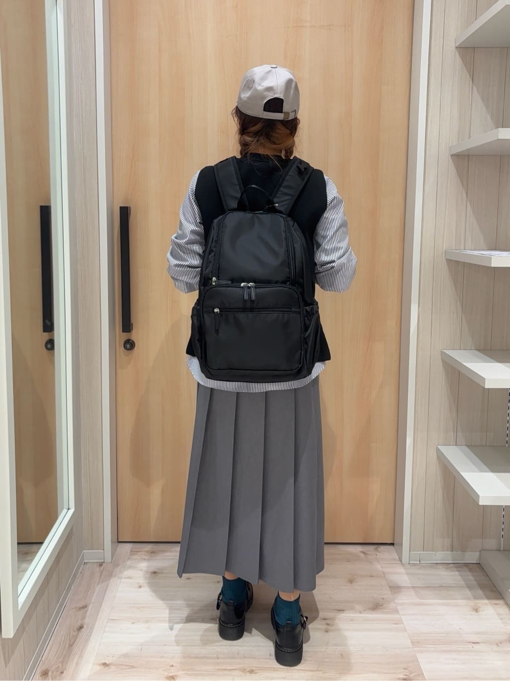 haruさんの「SHOO･LA･RUE｜◆【S-LL/2点セット】着回し自在 ニットベスト＋フレアブラウス」を使ったコーディネート