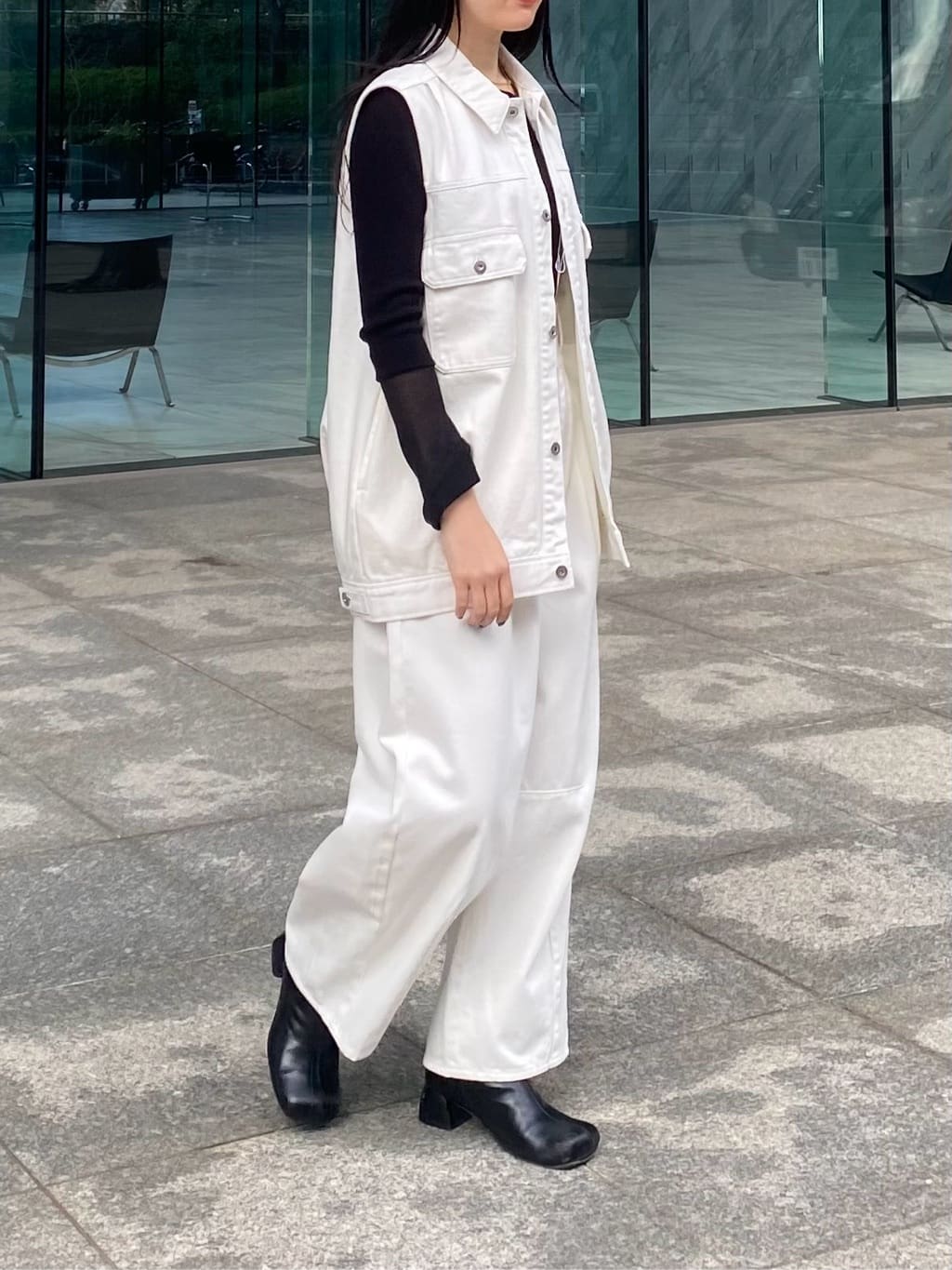 rinaさんの「INDIVI｜ハイウエストカーブデニム」を使ったコーディネート