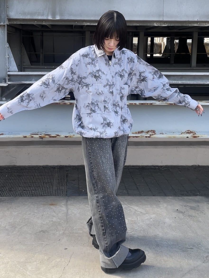 川本葵さんの「tk.TAKEO KIKUCHI｜◆シャンブレーシャツアウター」を使ったコーディネート