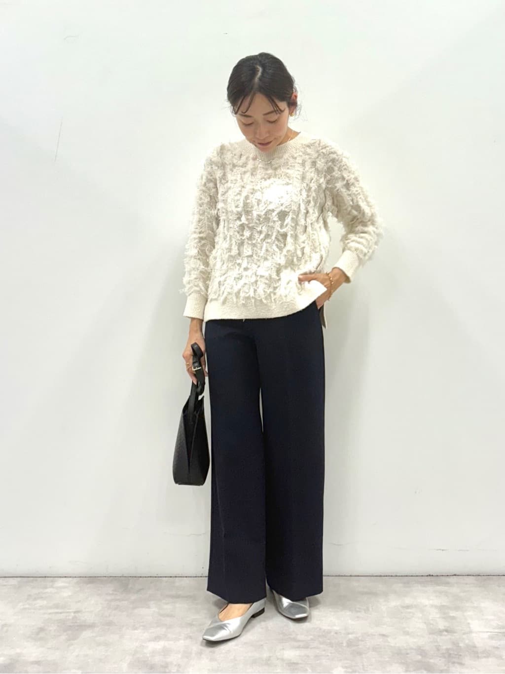 YUさんの「INDIVI｜◆【撥水／UVケア／軽量】トレンチ風ロングコート」を使ったコーディネート