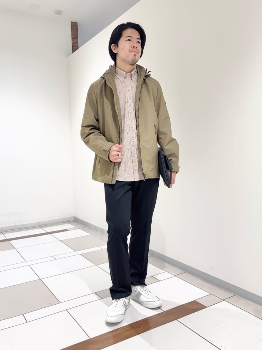 及川さんの「TAKEO KIKUCHI｜ハットモチーフ ジャカード ストライプ シャツ」を使ったコーディネート