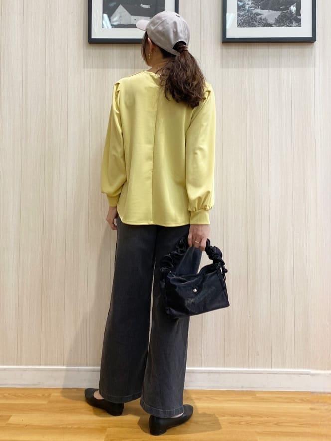 natsuさんの「SHOO･LA･RUE｜◆【S-LL/撥水/防花粉】オンにもオフにも ステンカラーコート」を使ったコーディネート