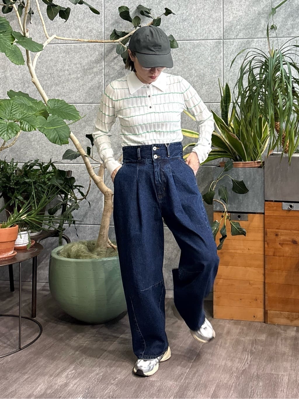 kotakiさんの「INDIVI｜ハイウエストカーブデニム」を使ったコーディネート