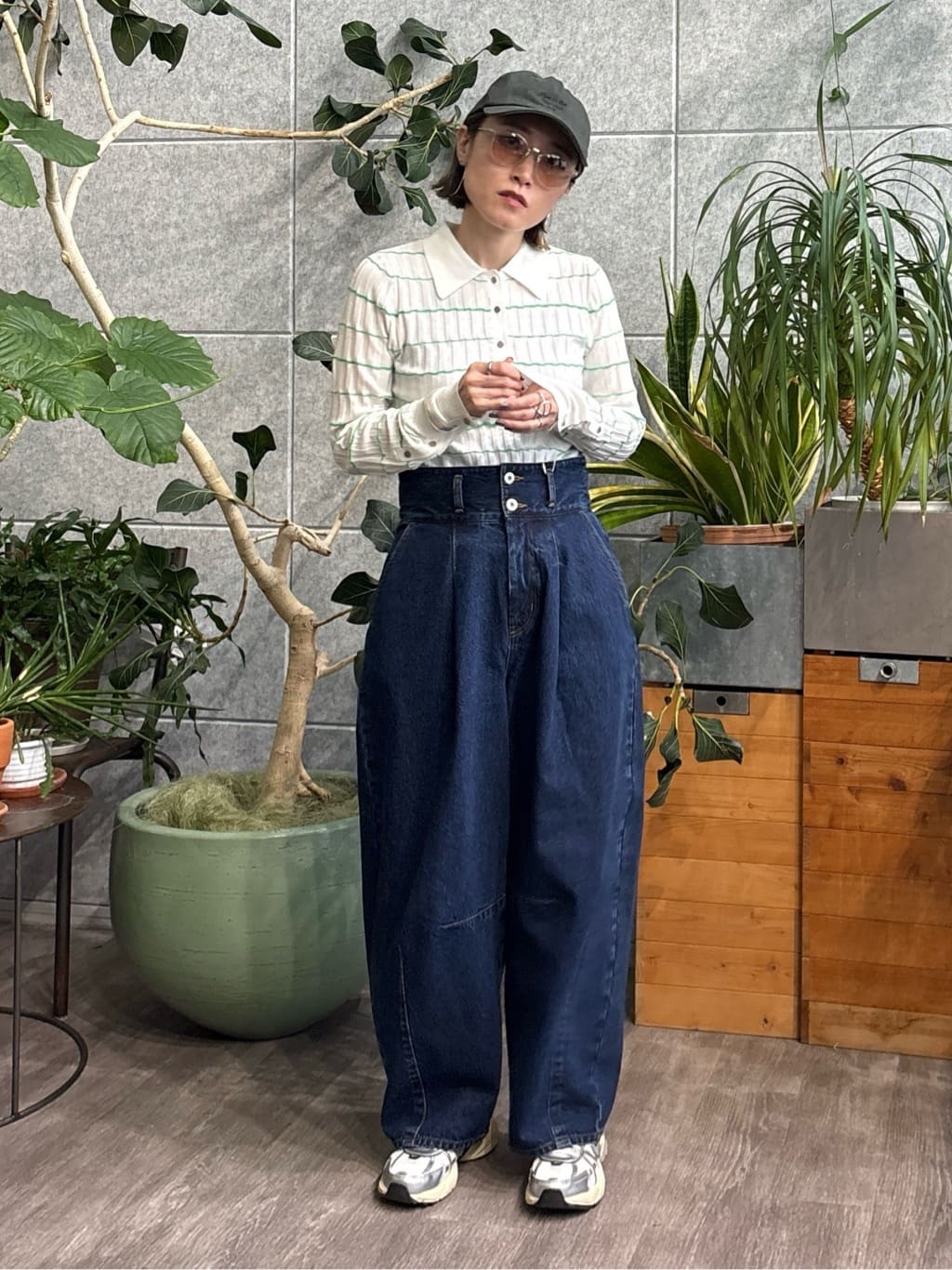 kotakiさんの「INDIVI｜ハイウエストカーブデニム」を使ったコーディネート