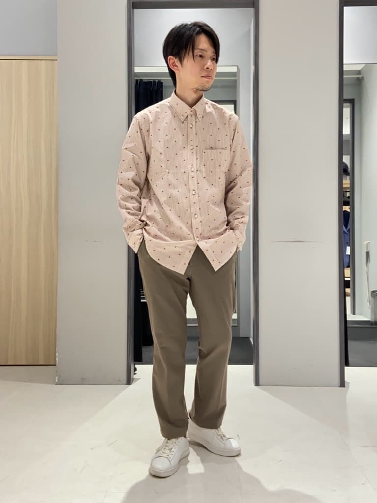 わいずみさんの「TAKEO KIKUCHI｜ハットモチーフ ジャカード ストライプ シャツ」を使ったコーディネート