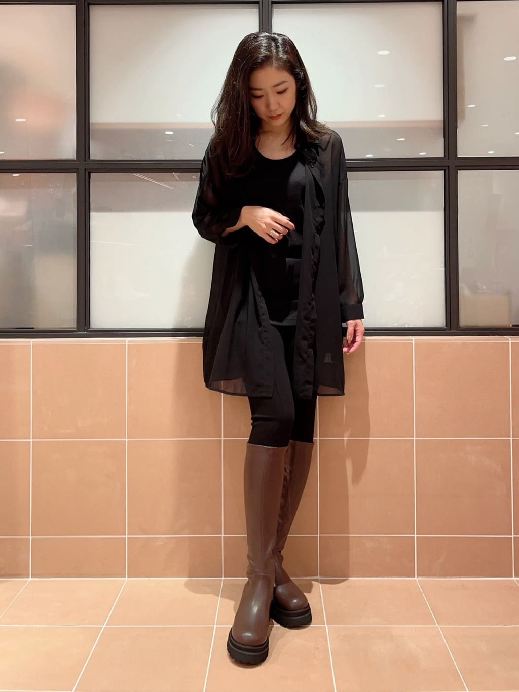 kaoriさんの「ESPERANZA｜【晴雨兼用】トラックソールロングブーツ」を使ったコーディネート