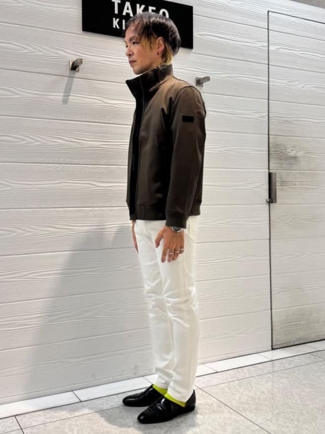 井出恭輔さんの「TAKEO KIKUCHI｜【Sサイズ～】ストレッチ デニム パンツ」を使ったコーディネート