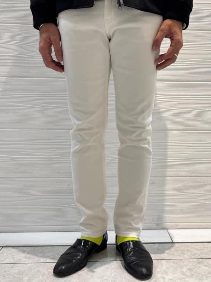 井出恭輔さんの「TAKEO KIKUCHI｜【Sサイズ～】ストレッチ デニム パンツ」を使ったコーディネート