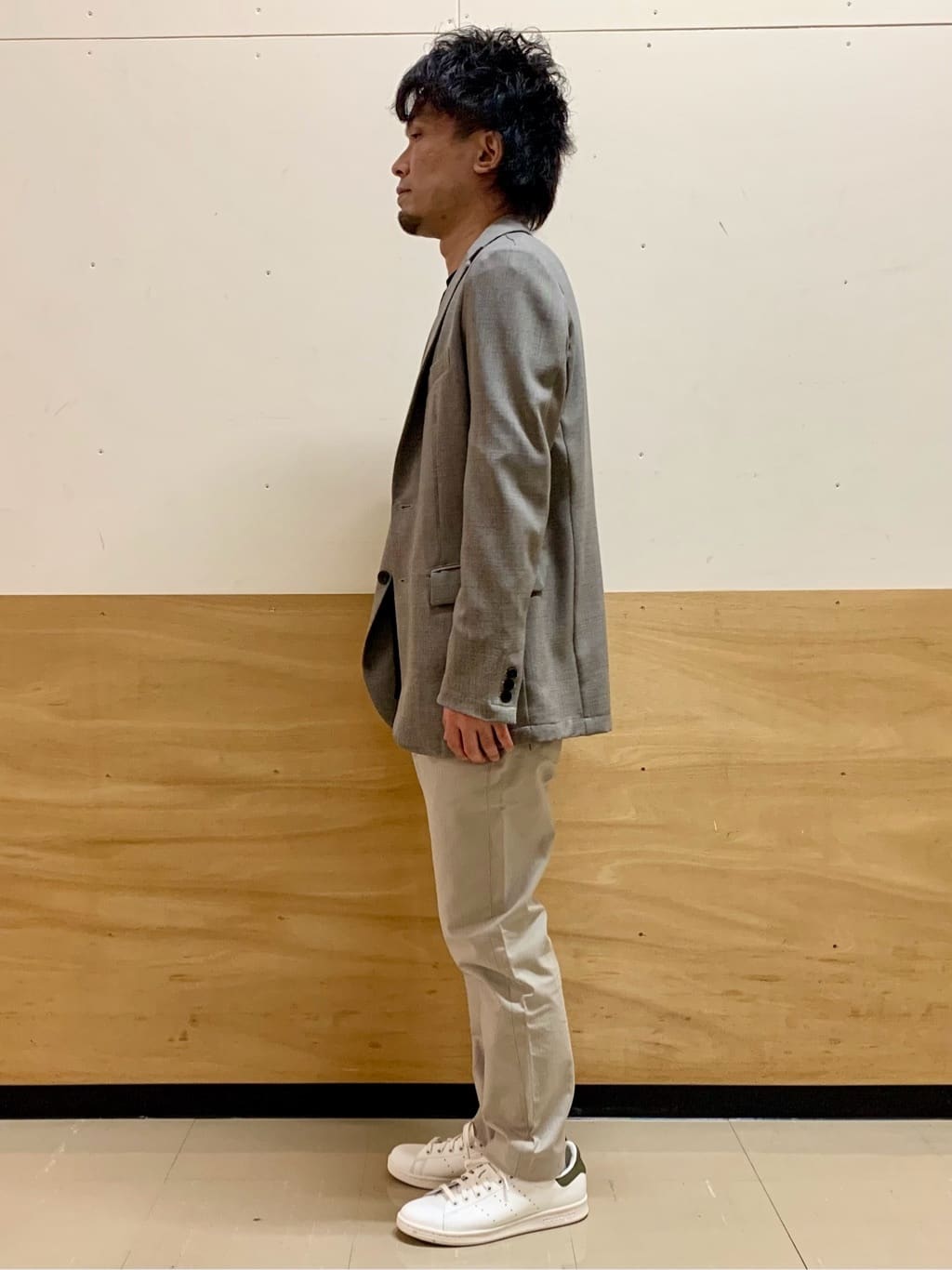 MATUさんの「THE SHOP TK｜【オールシーズン穿ける！】7DAYSストレッチへリンボンパンツ　ON&hArr;OFF兼用」を使ったコーディネート