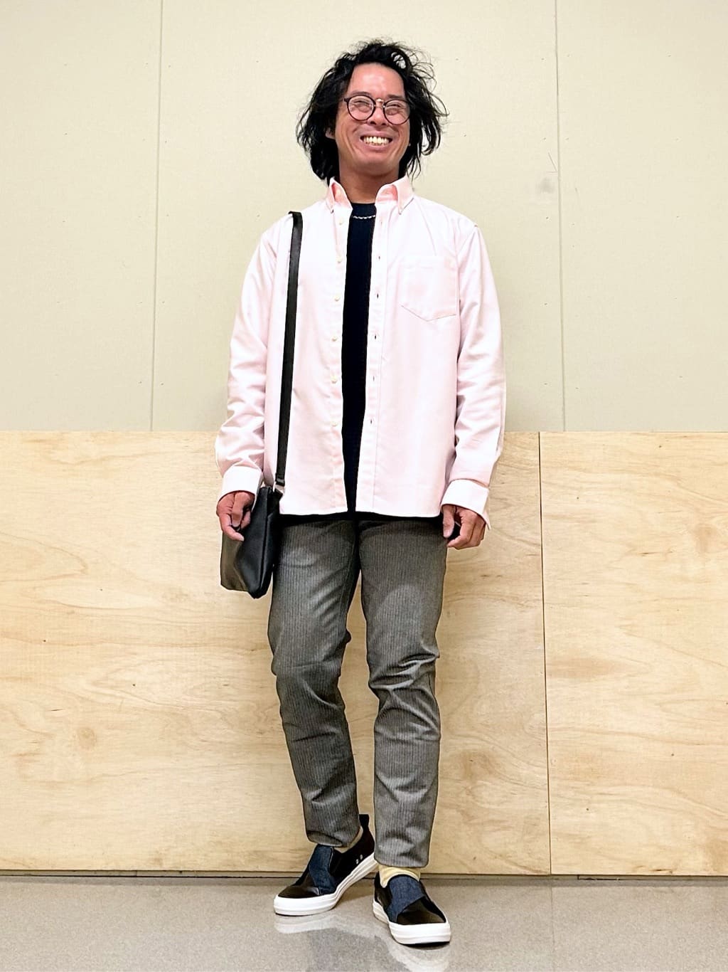 KENJI Iさんの「THE SHOP TK｜【オールシーズン穿ける！】7DAYSストレッチへリンボンパンツ　ON&hArr;OFF兼用」を使ったコーディネート