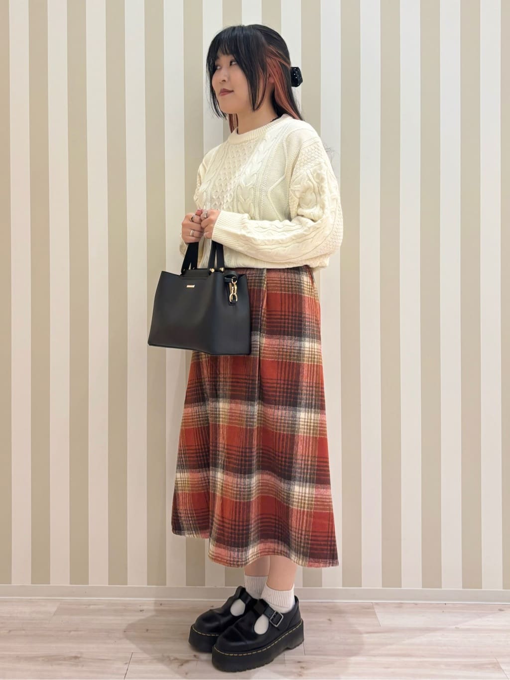 まろんさんの「SHOO･LA･RUE｜◆【通勤/セレモニー/2WAY】フロントバー金具3層トート」を使ったコーディネート