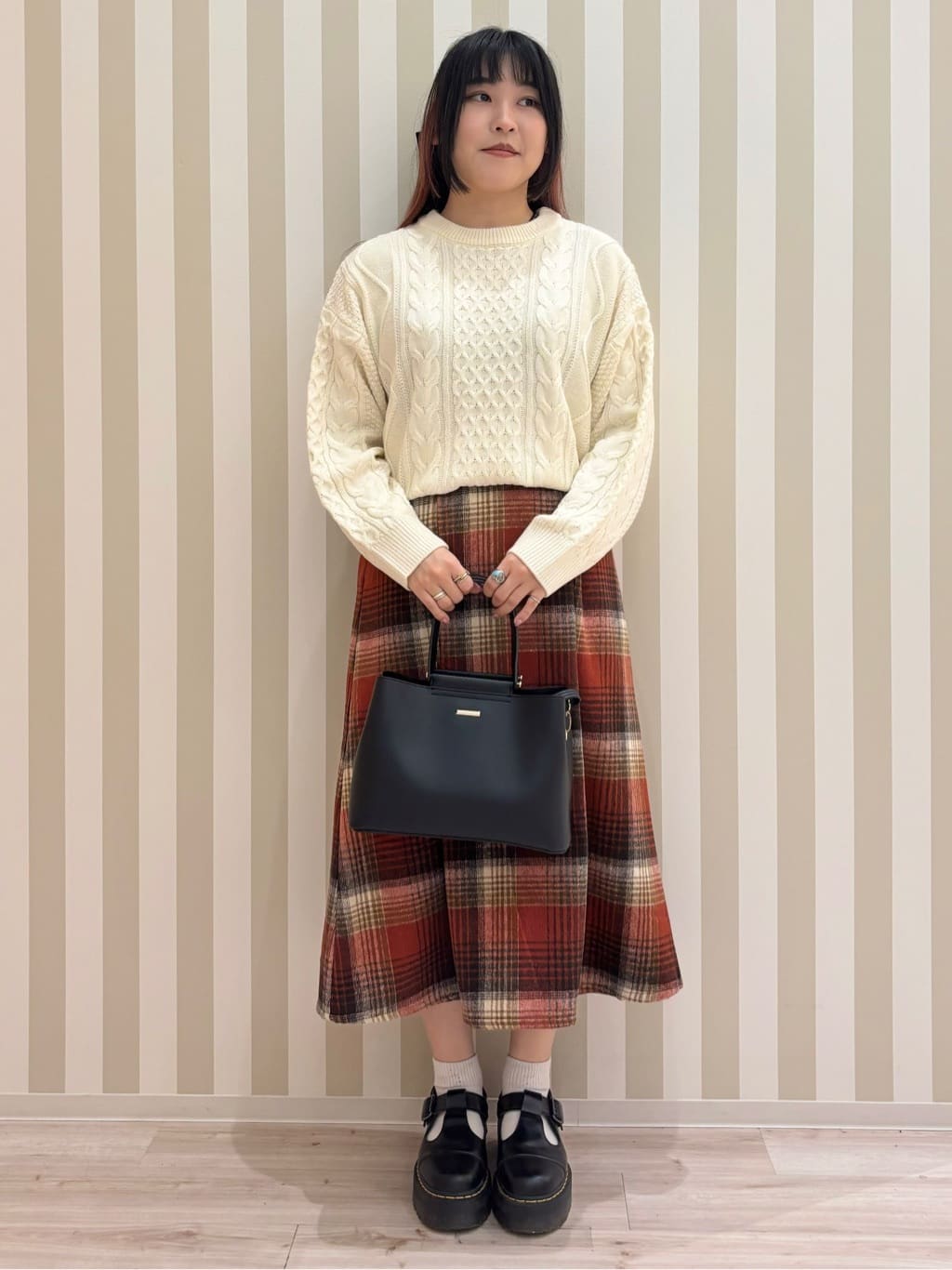 まろんさんの「SHOO･LA･RUE｜◆【通勤/セレモニー/2WAY】フロントバー金具3層トート」を使ったコーディネート