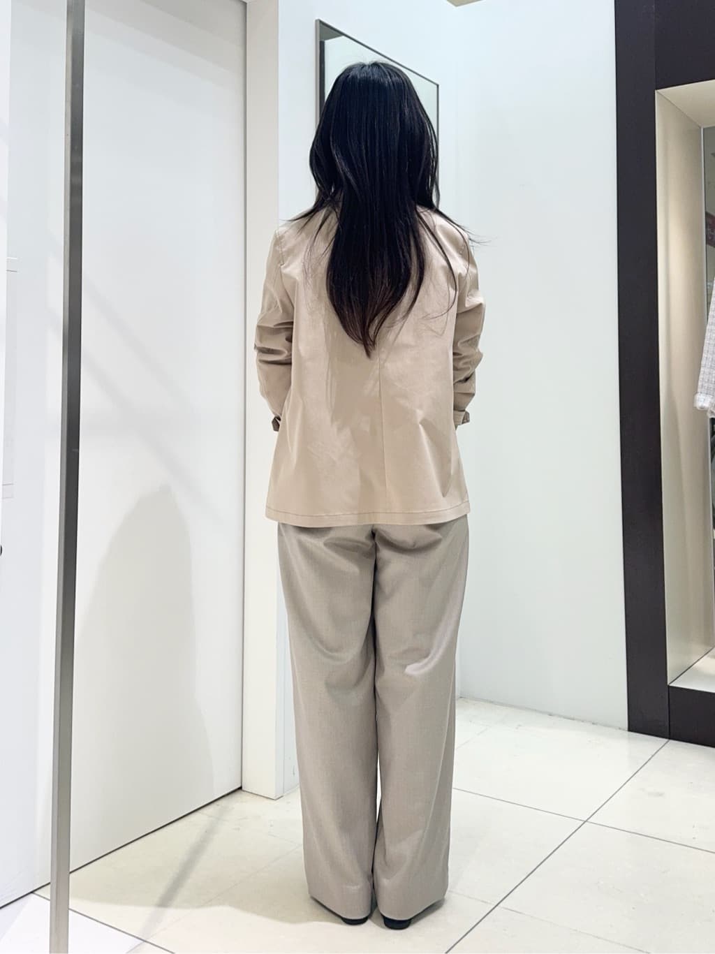 kaoruさんの「UNTITLED｜◆【後ろウエストゴム/洗える】梳毛調ソフトワイドパンツ」を使ったコーディネート