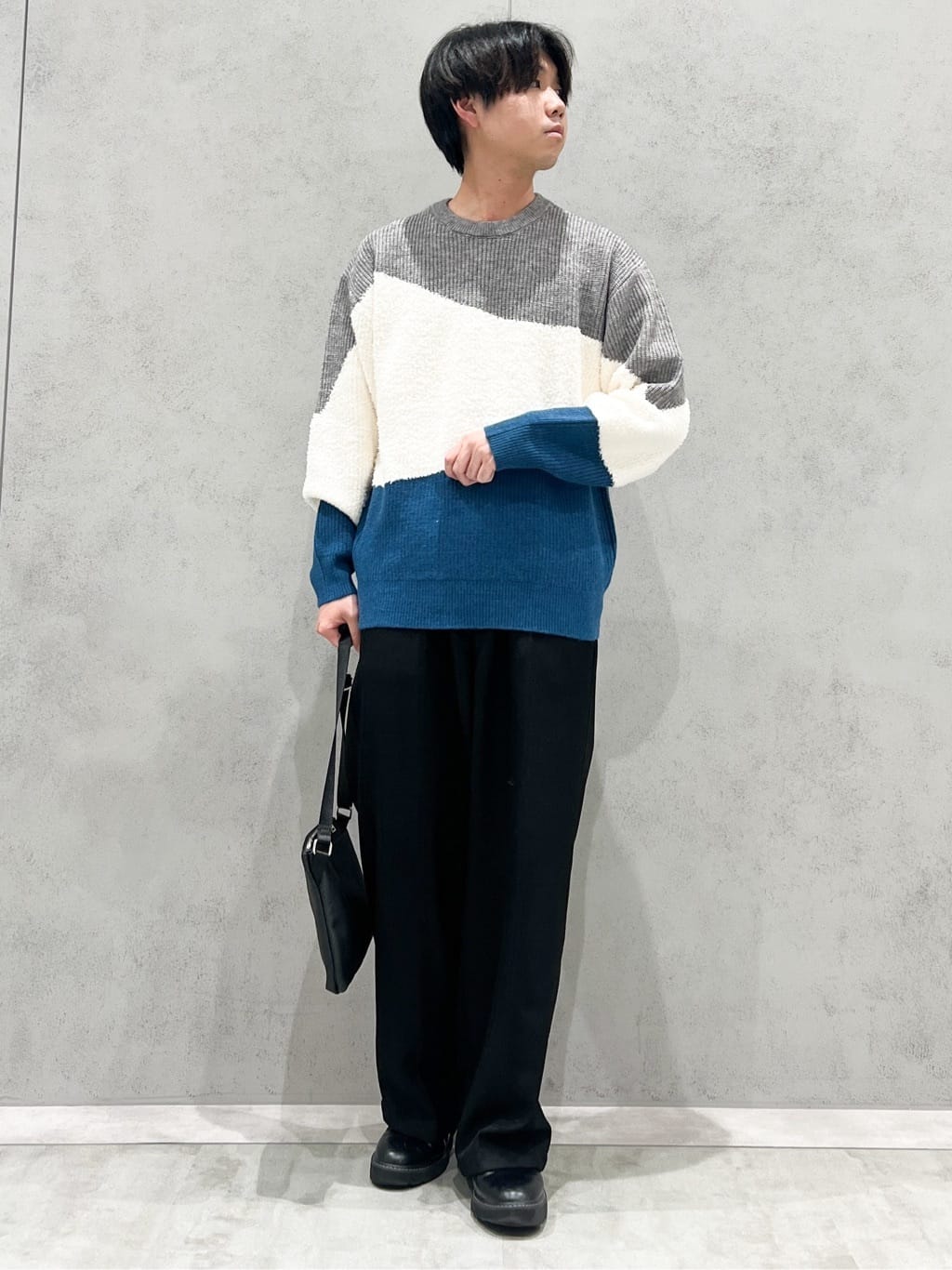 SHI-MAさんの「THE SHOP TK｜サフィアーノミニサコッシュ」を使ったコーディネート