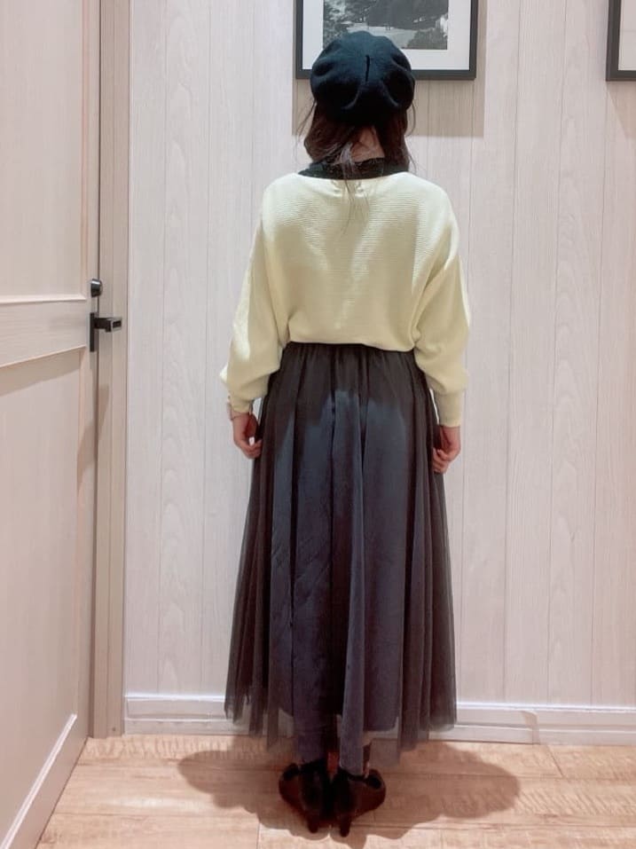 COSさんの「SHOO･LA･RUE｜◆【洗える】大人の上品コーデに お袖ビジュー釦付きリブドルマンニット」を使ったコーディネート