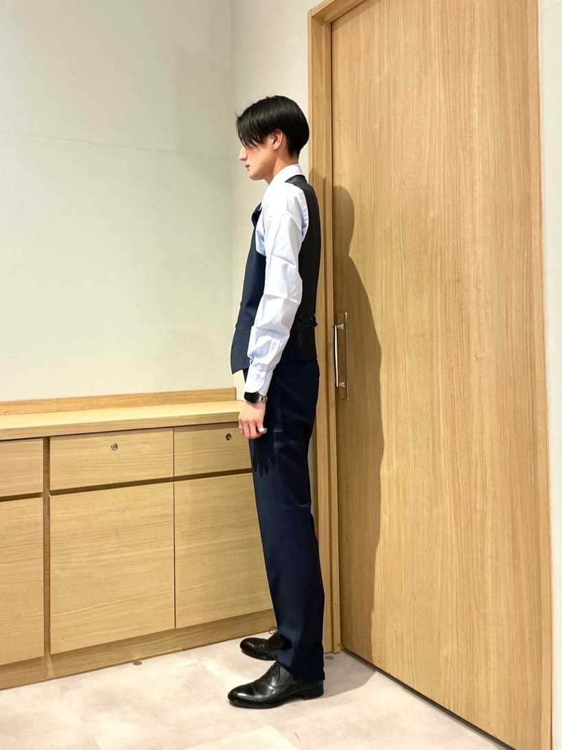 Seiyaさんの「TAKEO KIKUCHI｜【Three by Three】シャイニーシャークピンヘッド スーツ/3ピース対応可」を使ったコーディネート