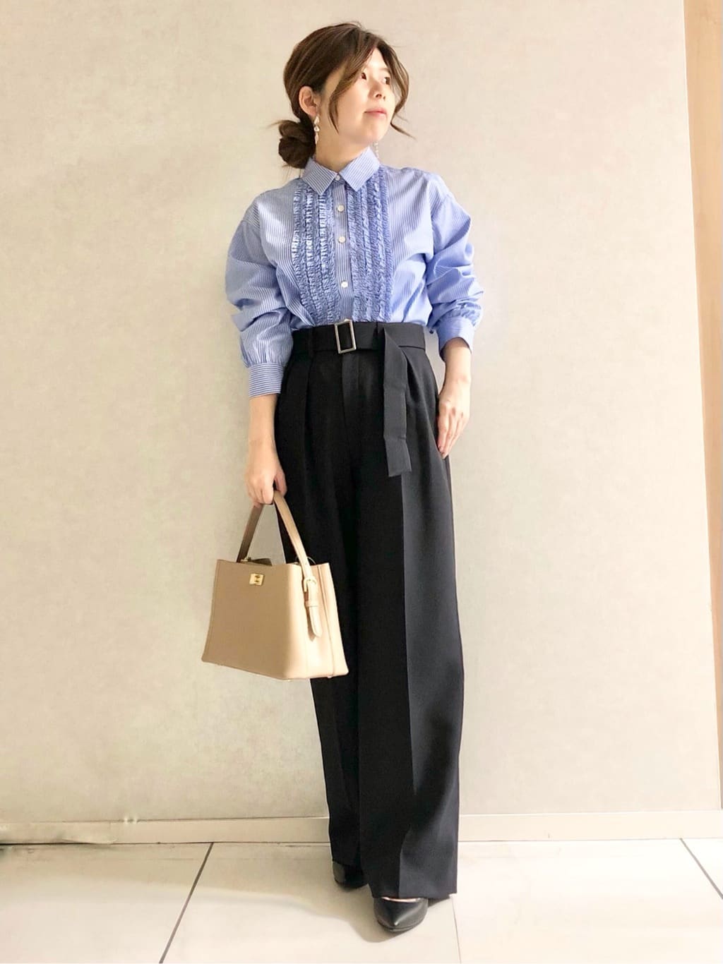sayuさんの「UNTITLED｜◆ベルト付き2タックパンツ」を使ったコーディネート