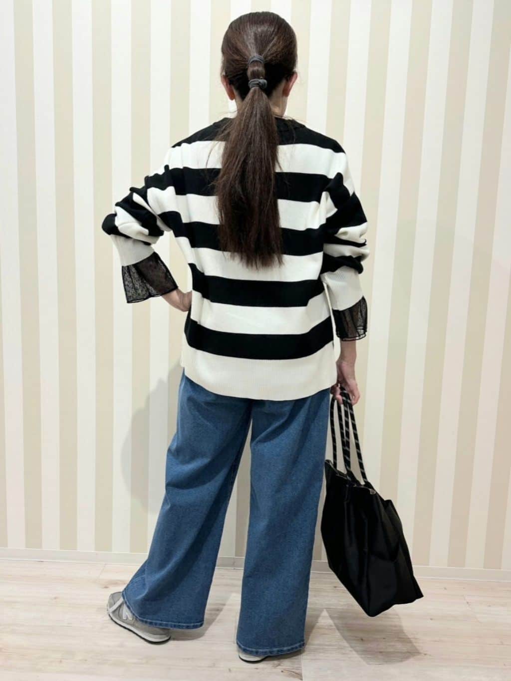 nonaさんの「SHOO･LA･RUE｜◆【S-LL/洗える】スウェットライク オーバーサイズニット」を使ったコーディネート