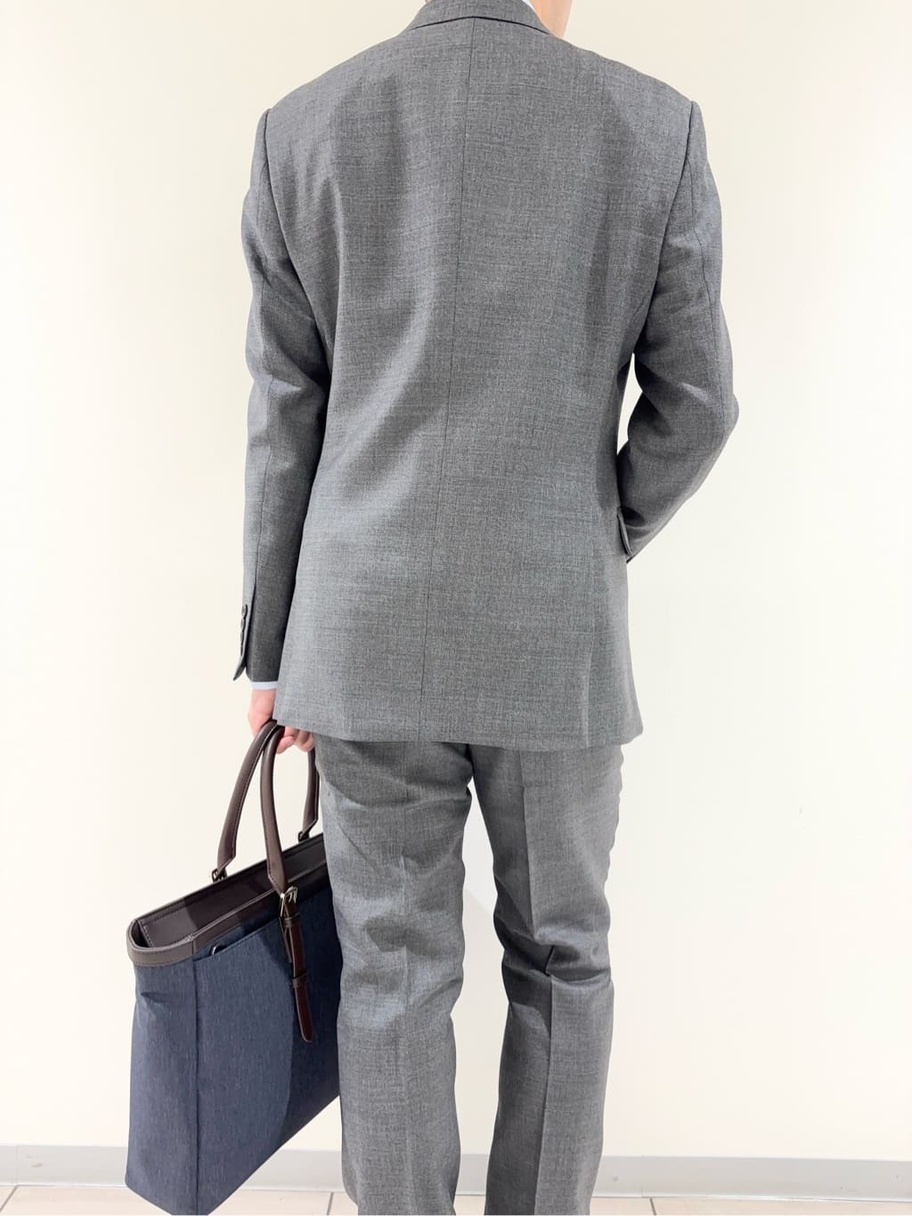 及川さんの「TAKEO KIKUCHI｜【Three by Three】シャイニーシャークピンヘッド スーツ/3ピース対応可」を使ったコーディネート