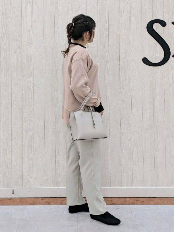 さくみぃさんの「SHOO･LA･RUE｜◆【洗える】一枚で簡単こなれ見え スポンディッシュ 裾レイヤード風ニット」を使ったコーディネート
