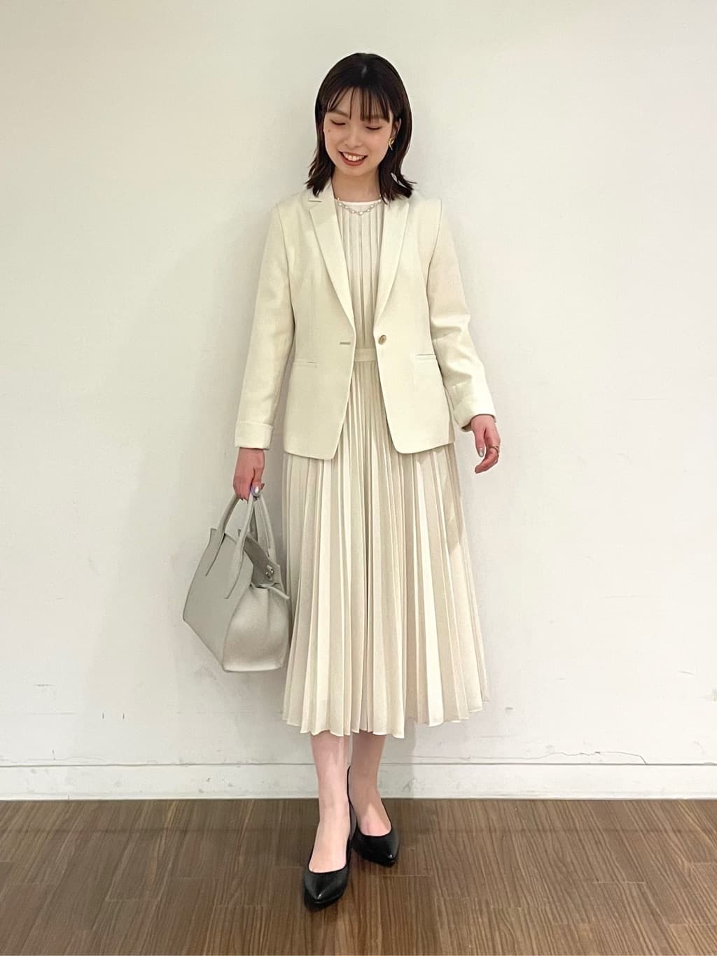 ねねさんの「INDIVI｜◆【合皮／マルチWAY／サブバッグ付】ミニショルダーバッグ」を使ったコーディネート