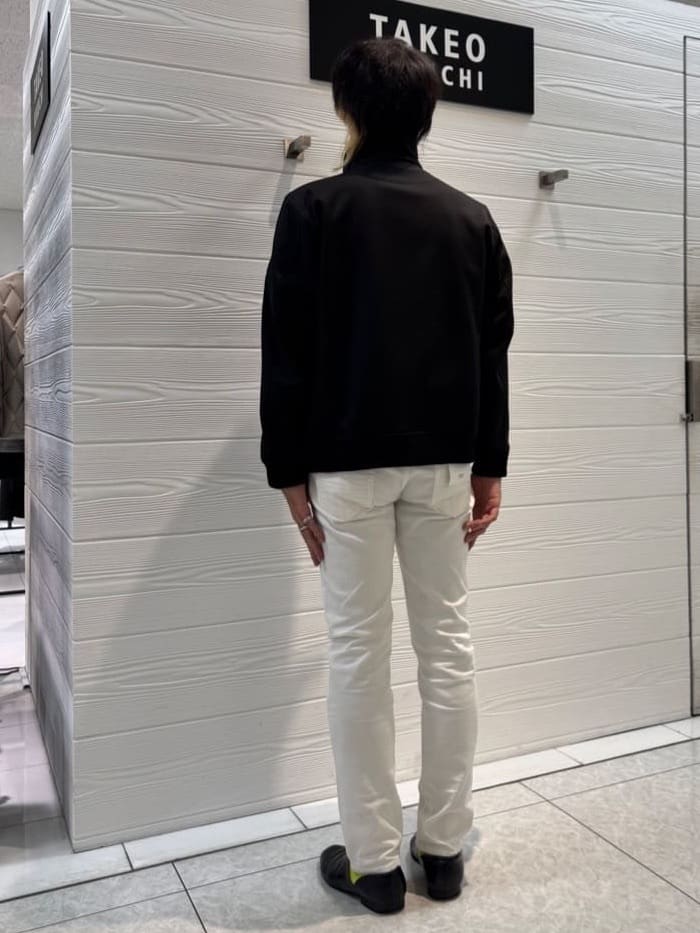 井出恭輔さんの「TAKEO KIKUCHI｜【Sサイズ～】ストレッチ デニム パンツ」を使ったコーディネート