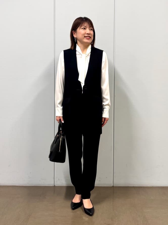 SaKiさんの「UNTITLED｜◆【セットアップ可能】カラーレスジレ」を使ったコーディネート