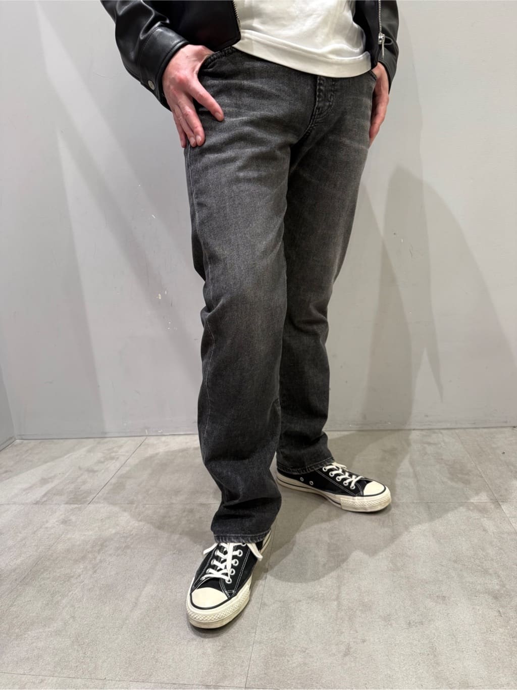 SHOTAさんの「TAKEO KIKUCHI｜【モンスターストレッチ】日本製 ウォッシュド デニムパンツ」を使ったコーディネート