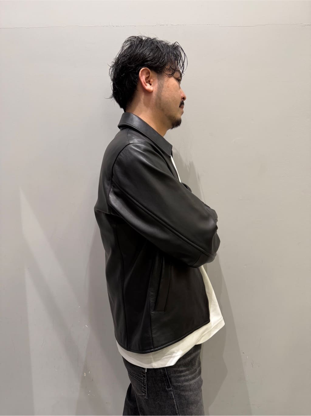 SHOTAさんの「TAKEO KIKUCHI｜【モンスターストレッチ】日本製 ウォッシュド デニムパンツ」を使ったコーディネート