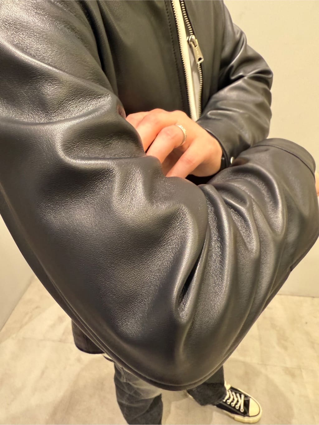 SHOTAさんの「TAKEO KIKUCHI｜【モンスターストレッチ】日本製 ウォッシュド デニムパンツ」を使ったコーディネート