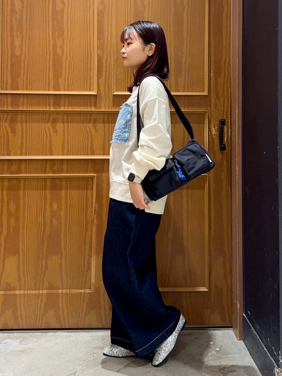 cherryさんの「THE SHOP TK｜◆【アソート】裏毛ロゴプルオーバー/洗える」を使ったコーディネート
