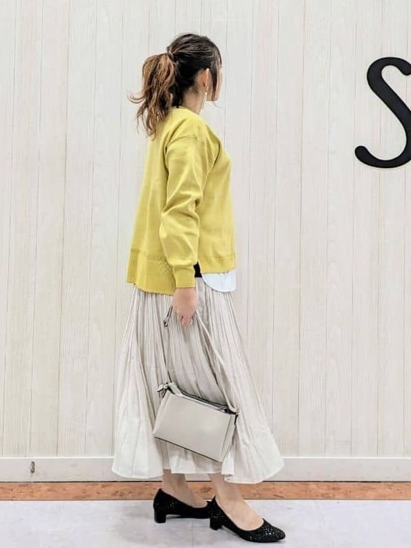 さくみぃさんの「SHOO･LA･RUE｜◆【洗える】一枚で簡単こなれ見え スポンディッシュ 裾レイヤード風ニット」を使ったコーディネート