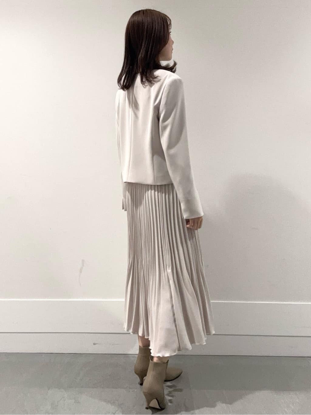mioさんの「UNTITLED｜◆【通勤スーツ】ノーカラージャケット」を使ったコーディネート