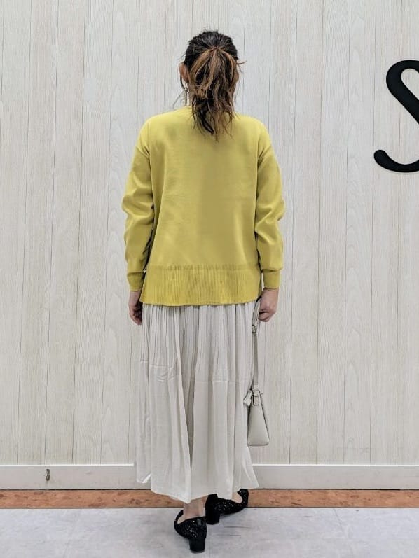 さくみぃさんの「SHOO･LA･RUE｜◆【洗える】一枚で簡単こなれ見え スポンディッシュ 裾レイヤード風ニット」を使ったコーディネート