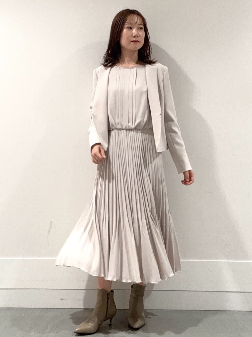 mioさんの「UNTITLED｜◆【通勤スーツ】ノーカラージャケット」を使ったコーディネート