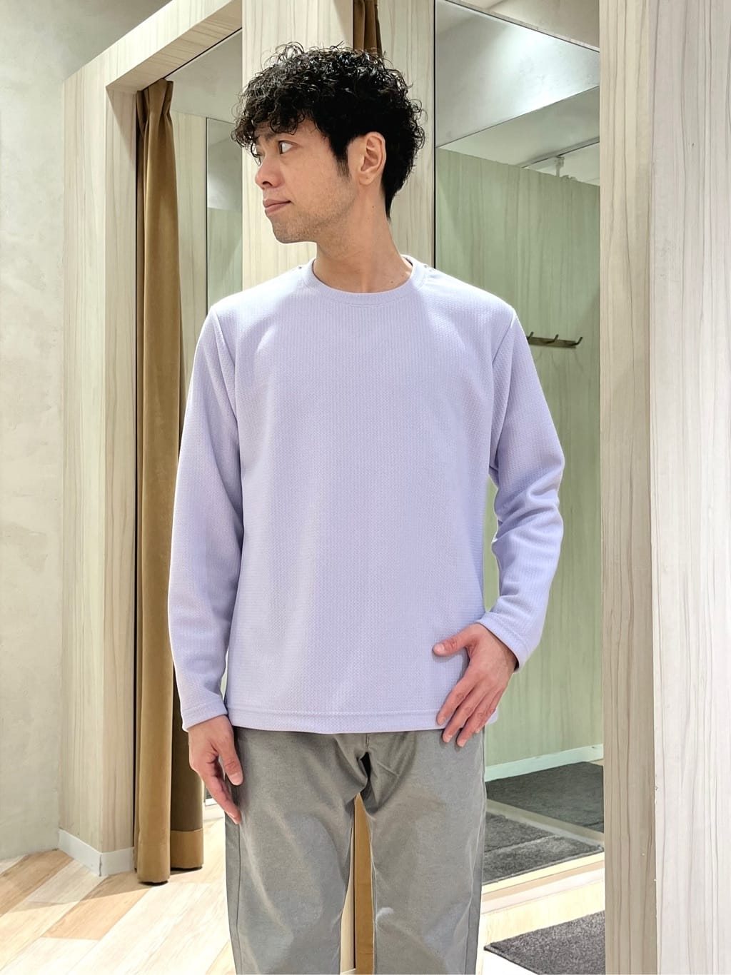 URAさんの「TAKEO KIKUCHI｜【Made in JAPAN】播州織 ストレッチ パンツ」を使ったコーディネート