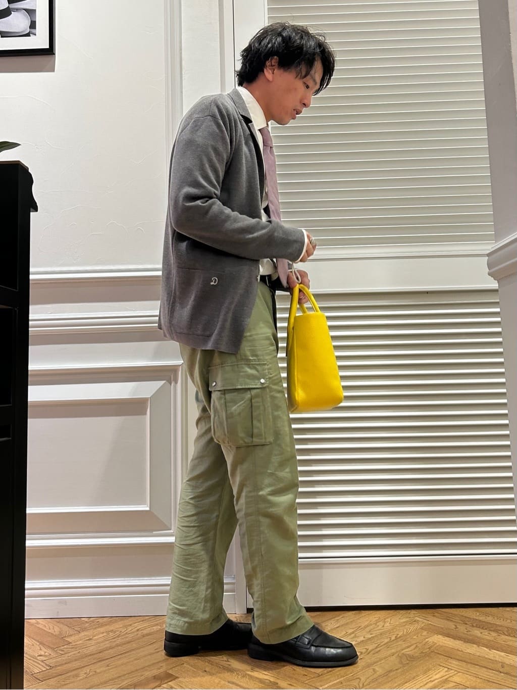 須田　慎二郎さんの「DRESSTERIOR｜【otonaMUSE5月号掲載/日本製】シュリンクレザーミニトート」を使ったコーディネート